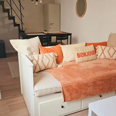 Sur Cour / 10 Min Du Stade Et De La Gare شقة لونس