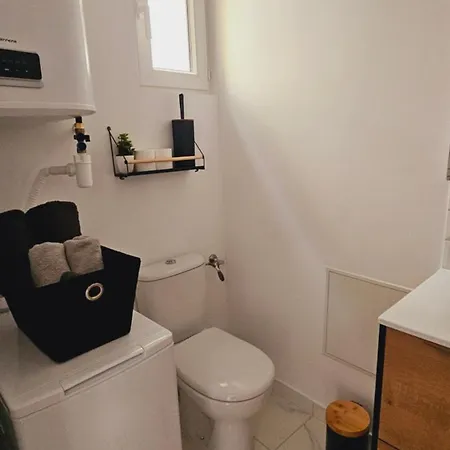 Sur Cour / 10 Min Du Stade Et De La Gare شقة *