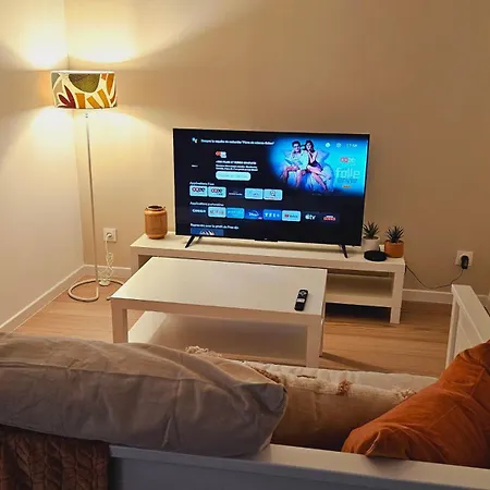 Sur Cour / 10 Min Du Stade Et De La Gare شقة